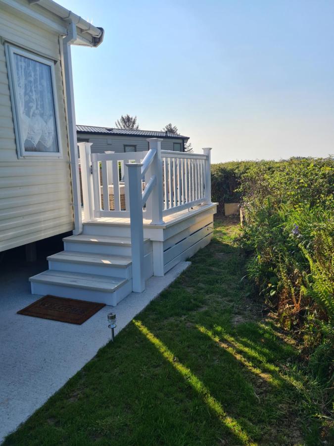 Beautiful 2 Bedroom Caravan, Holiday Park Tenby Saint Florence Экстерьер фото