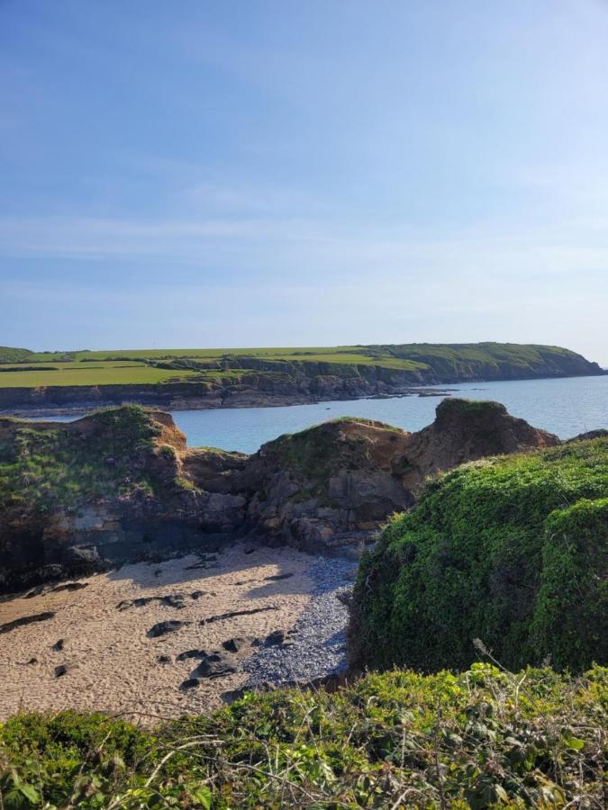 Beautiful 2 Bedroom Caravan, Holiday Park Tenby Saint Florence Экстерьер фото